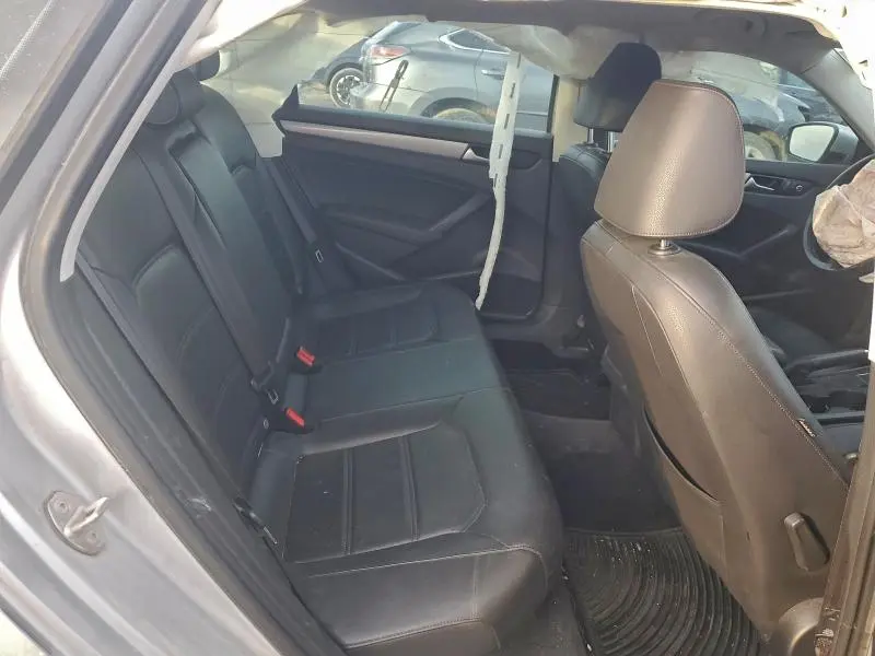 2015 VOLKSWAGEN PASSAT S  