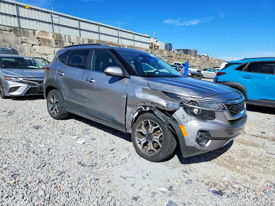 2021 KIA SELTOS EX  