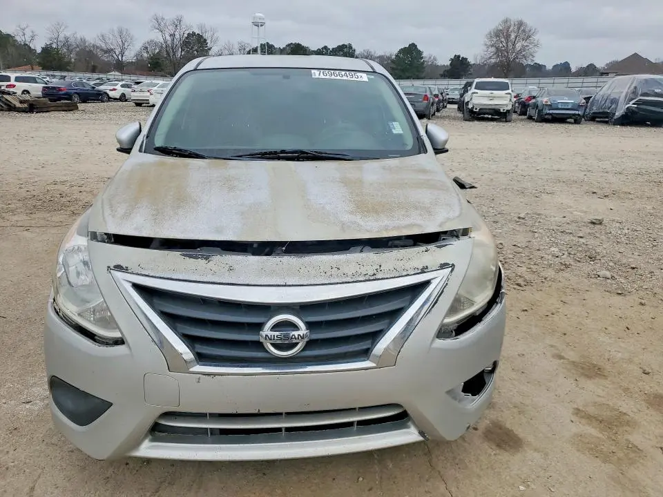 2019 NISSAN VERSA S  