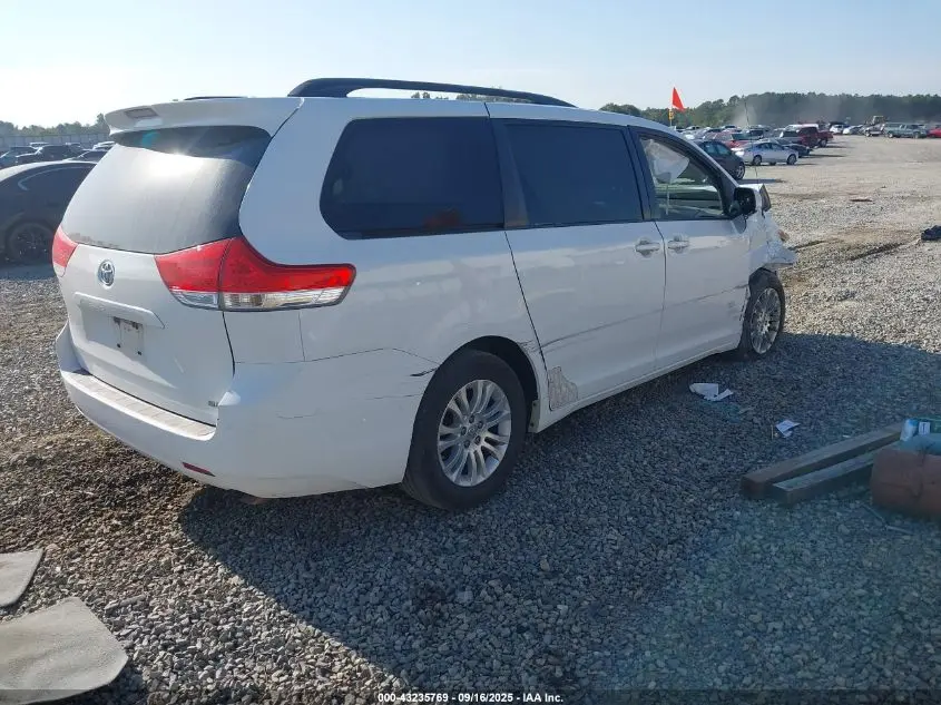 2014 TOYOTA SIENNA XLE V6 8 PASSENGER