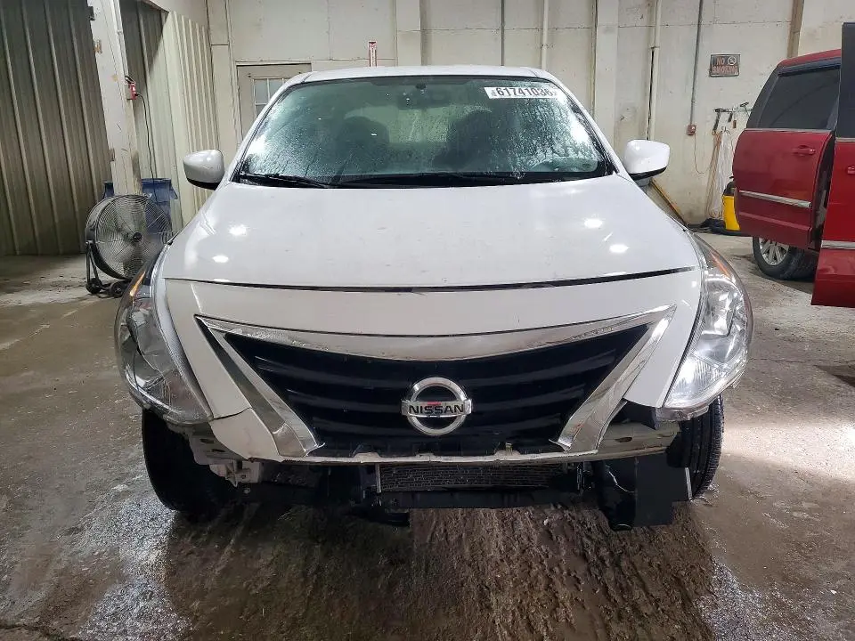 2018 NISSAN VERSA SV  
