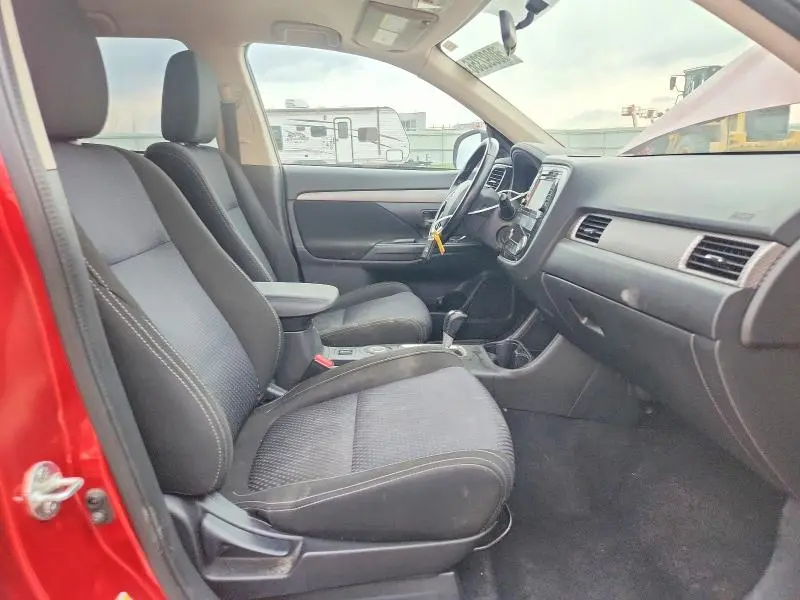 2016 MITSUBISHI OUTLANDER SE  