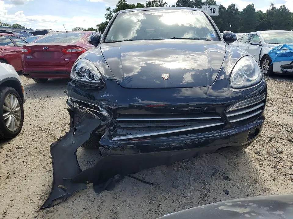 2014 PORSCHE CAYENNE   