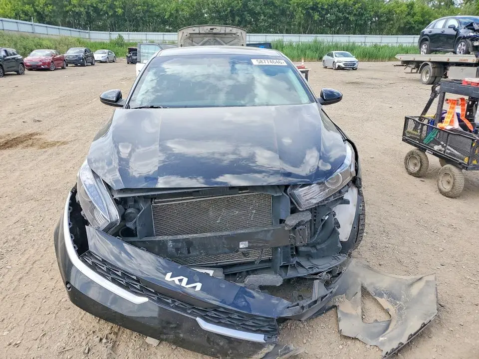2023 KIA FORTE LXS  