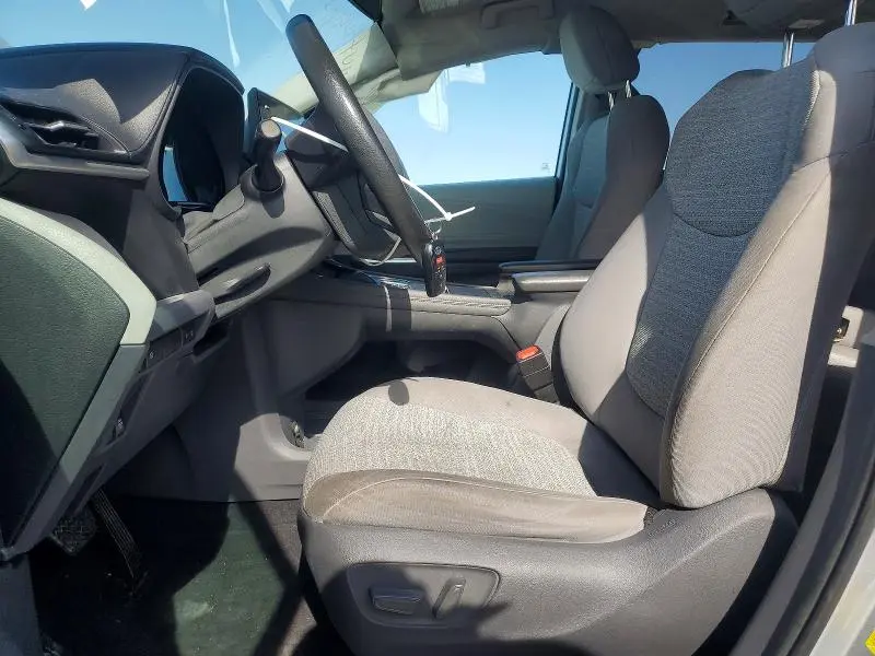 2021 TOYOTA SIENNA LE  