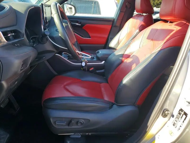 2021 TOYOTA HIGHLANDER XSE  