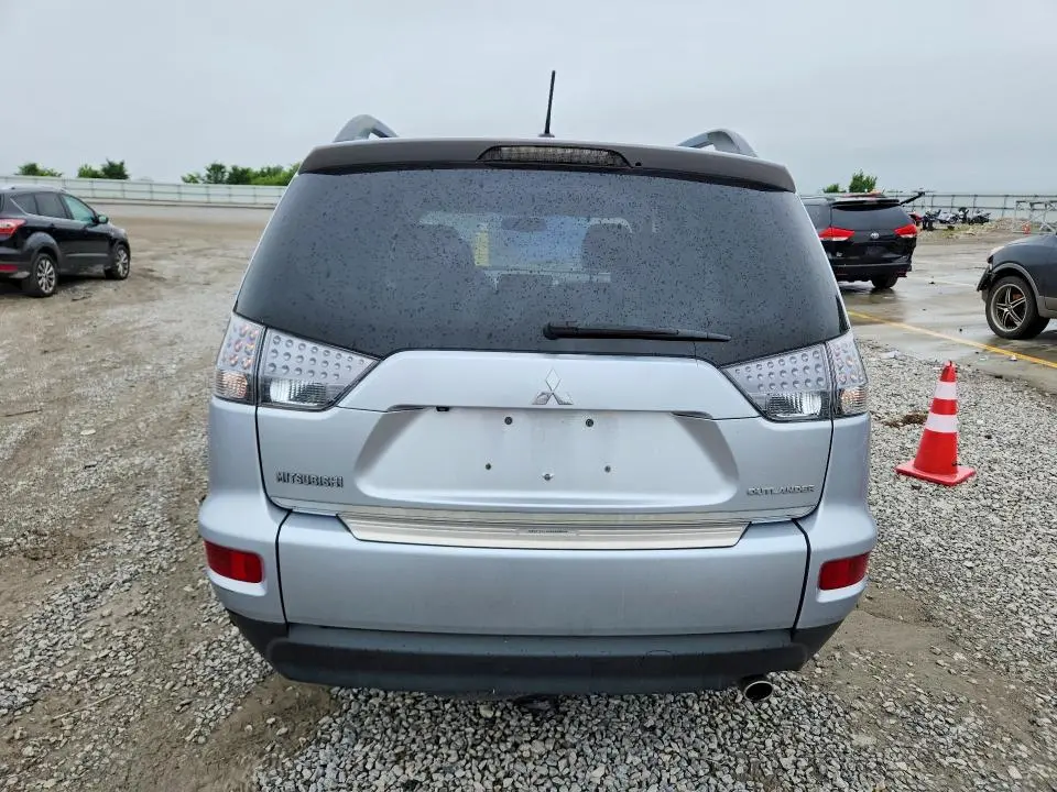 2012 MITSUBISHI OUTLANDER SE  