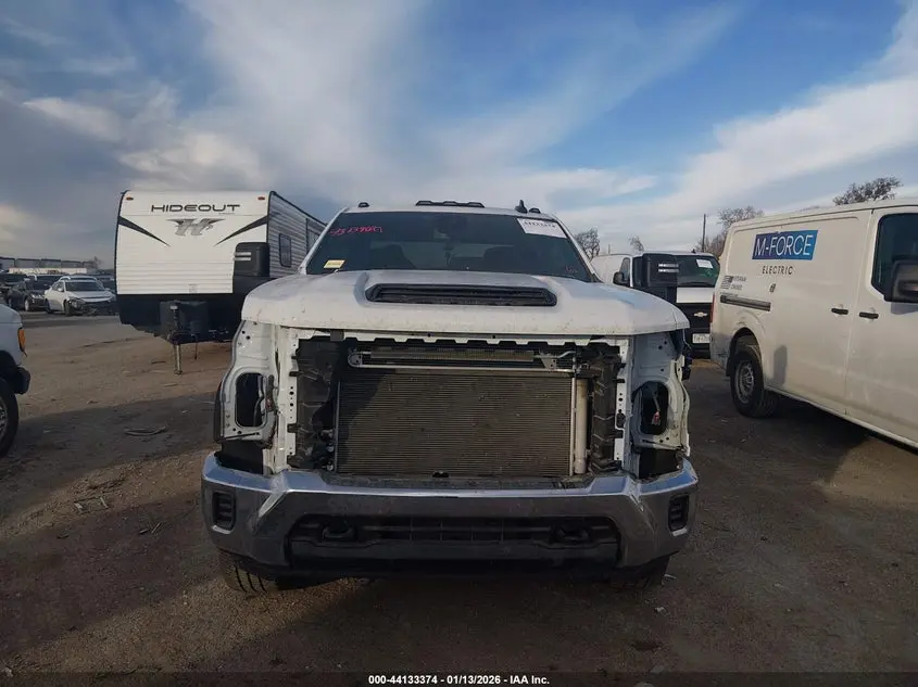 2025 CHEVROLET SILVERADO 2500HD 4WD  STANDARD BED WORK TRUCK