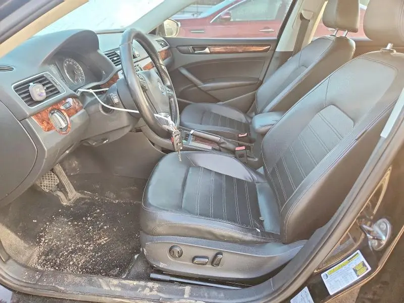 2012 VOLKSWAGEN PASSAT SEL  
