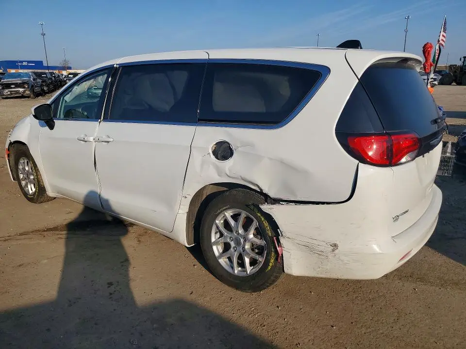 2023 CHRYSLER VOYAGER LX  