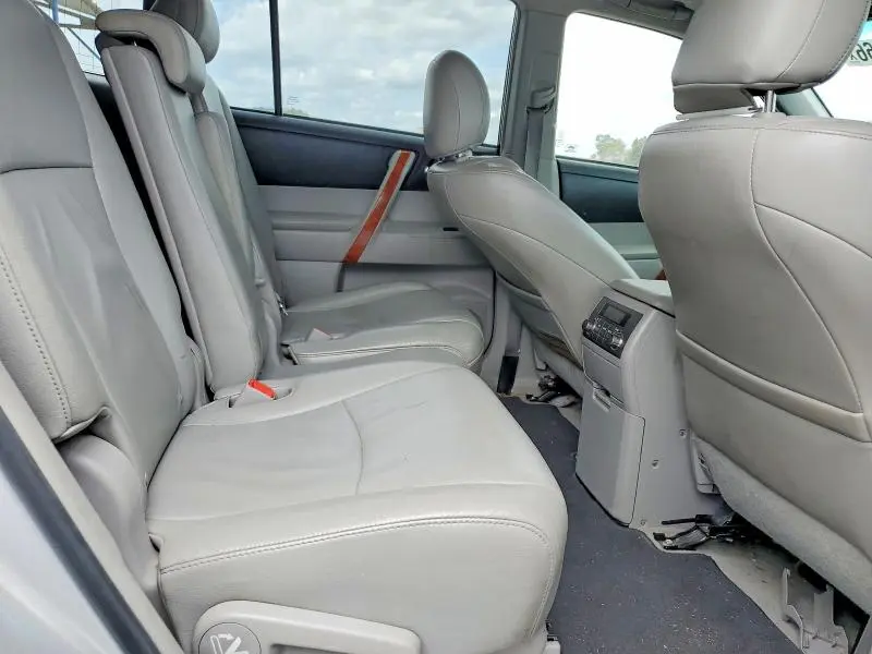2010 TOYOTA HIGHLANDER LIMITED  