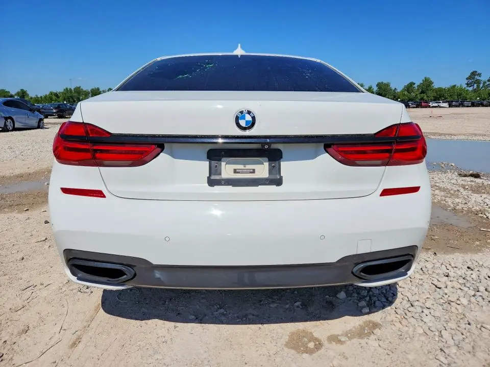 2018 BMW 750 I  