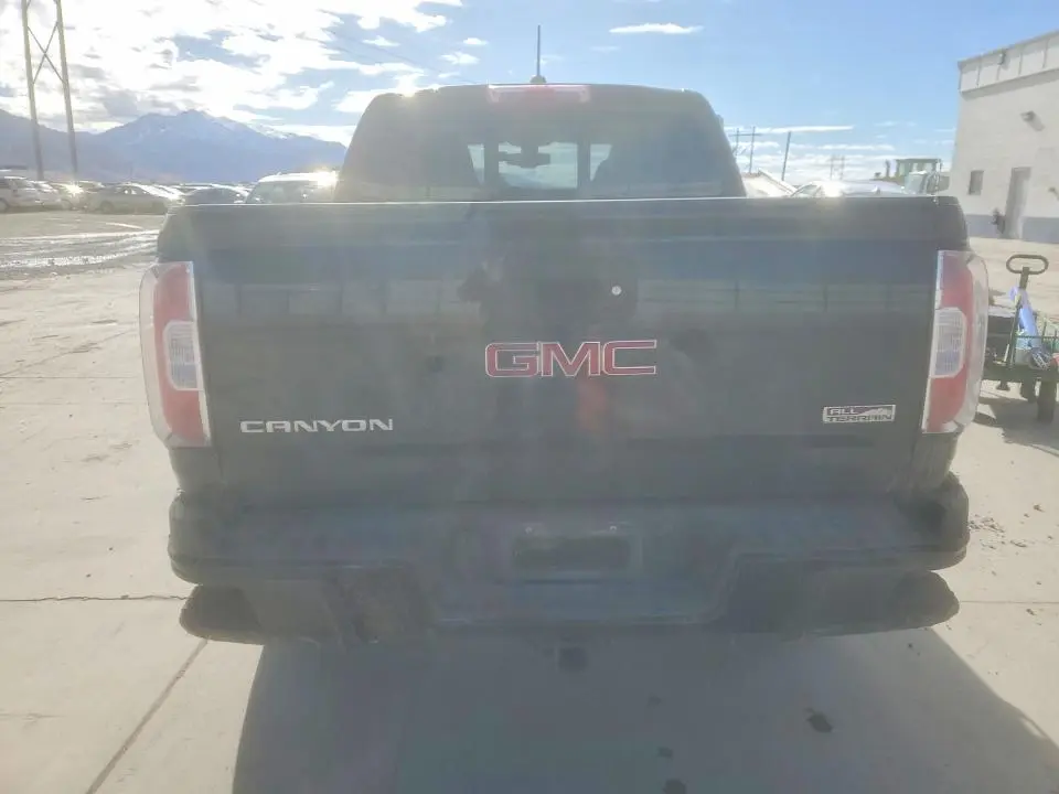 2017 GMC CANYON SLE  