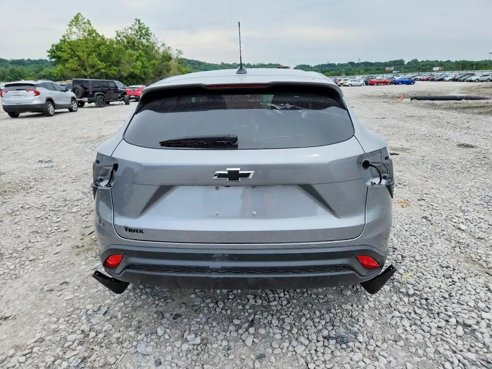 2024 CHEVROLET TRAX LS  