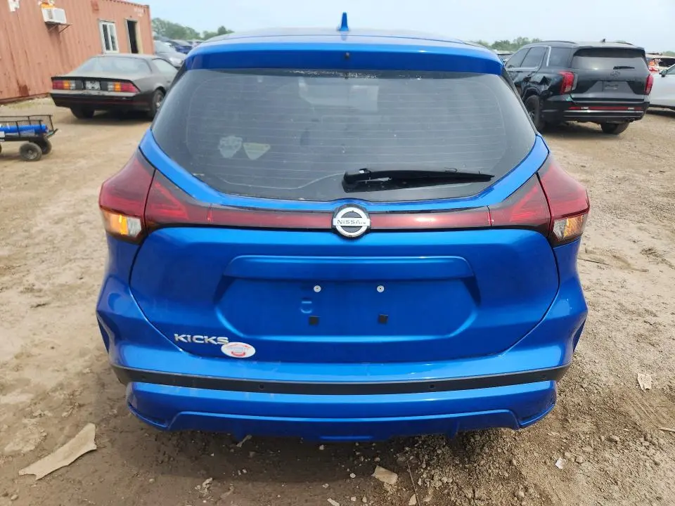 2021 NISSAN KICKS S  