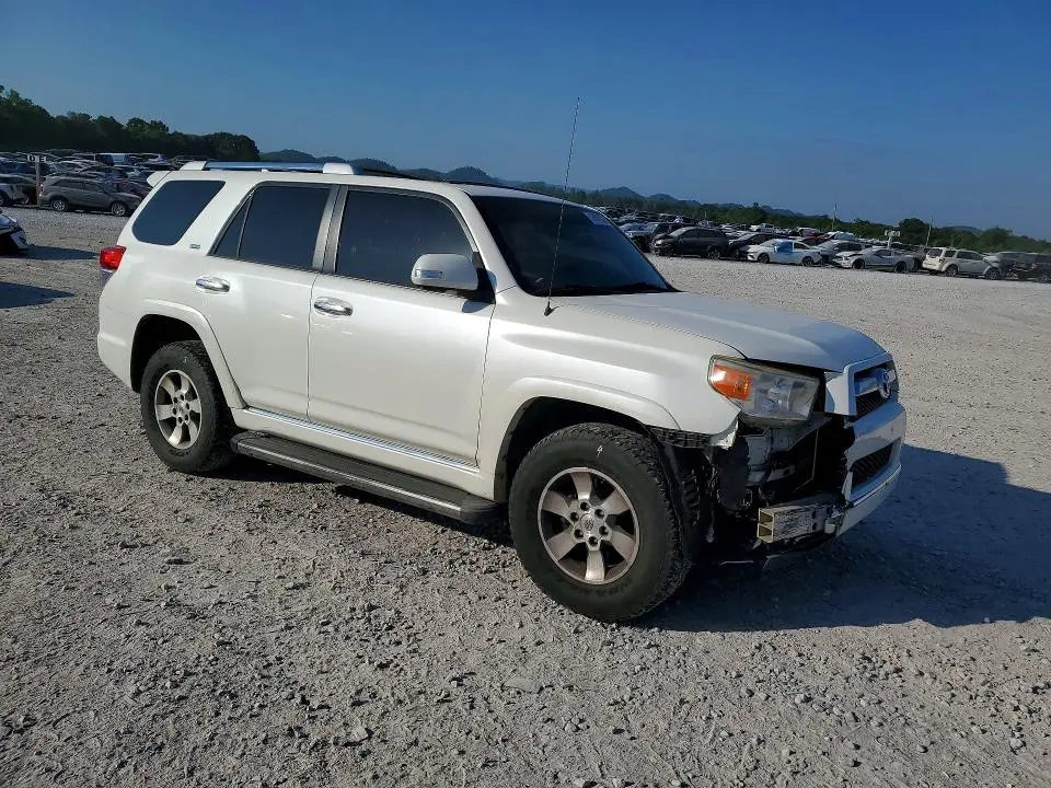 2011 TOYOTA 4RUNNER SR5  