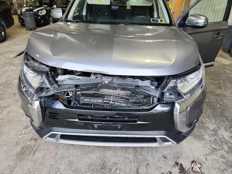 2019 MITSUBISHI OUTLANDER SE  
