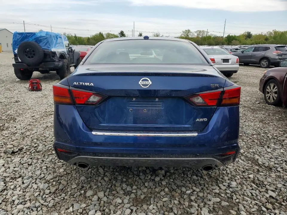 2021 NISSAN ALTIMA SR  