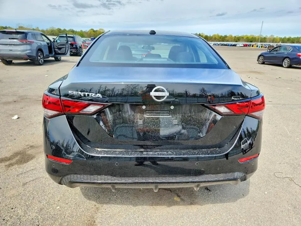 2025 NISSAN SENTRA SV  