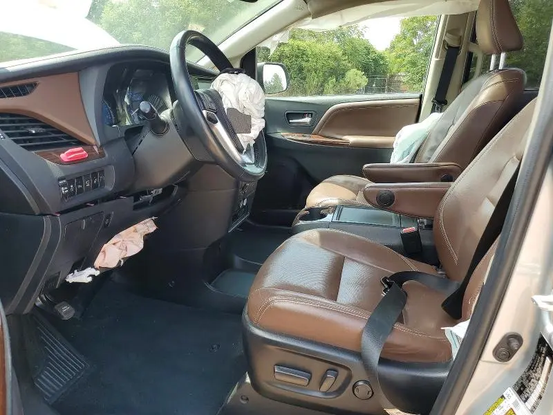 2019 TOYOTA SIENNA LIMITED PREMIUM 7-PASSENGER  