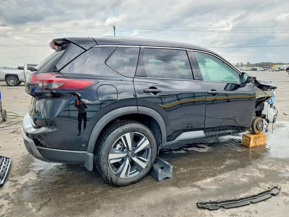 2025 NISSAN ROGUE SL  