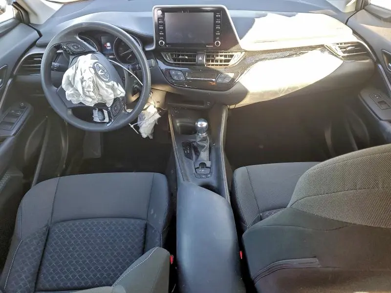 2021 TOYOTA C-HR XLE  