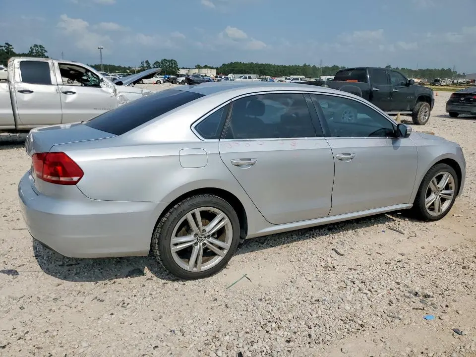 2015 VOLKSWAGEN PASSAT SE  