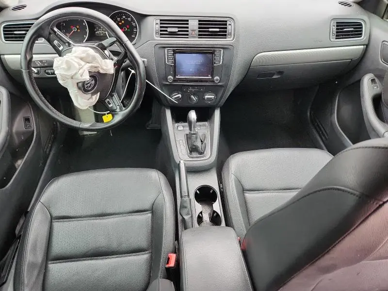 2016 VOLKSWAGEN JETTA SE  