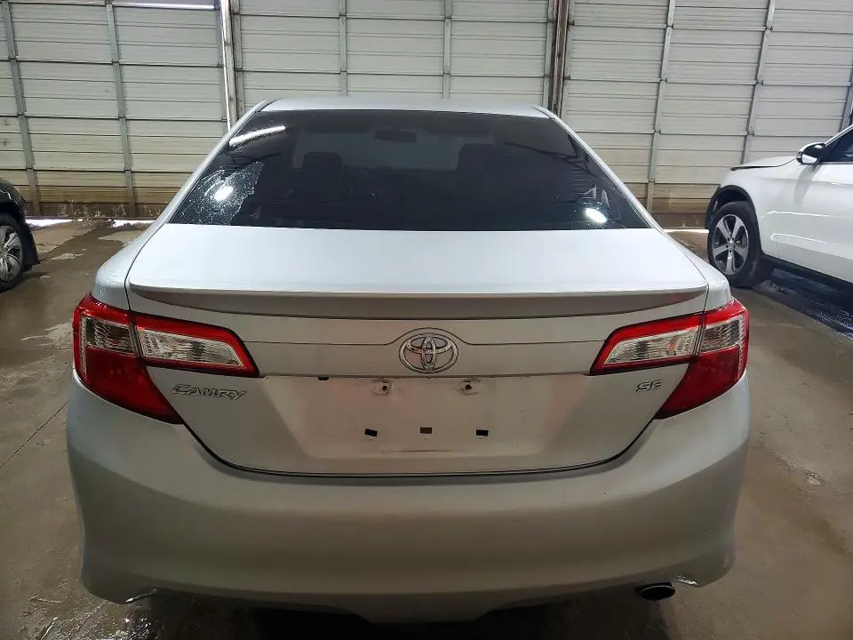 2014 TOYOTA CAMRY SE  