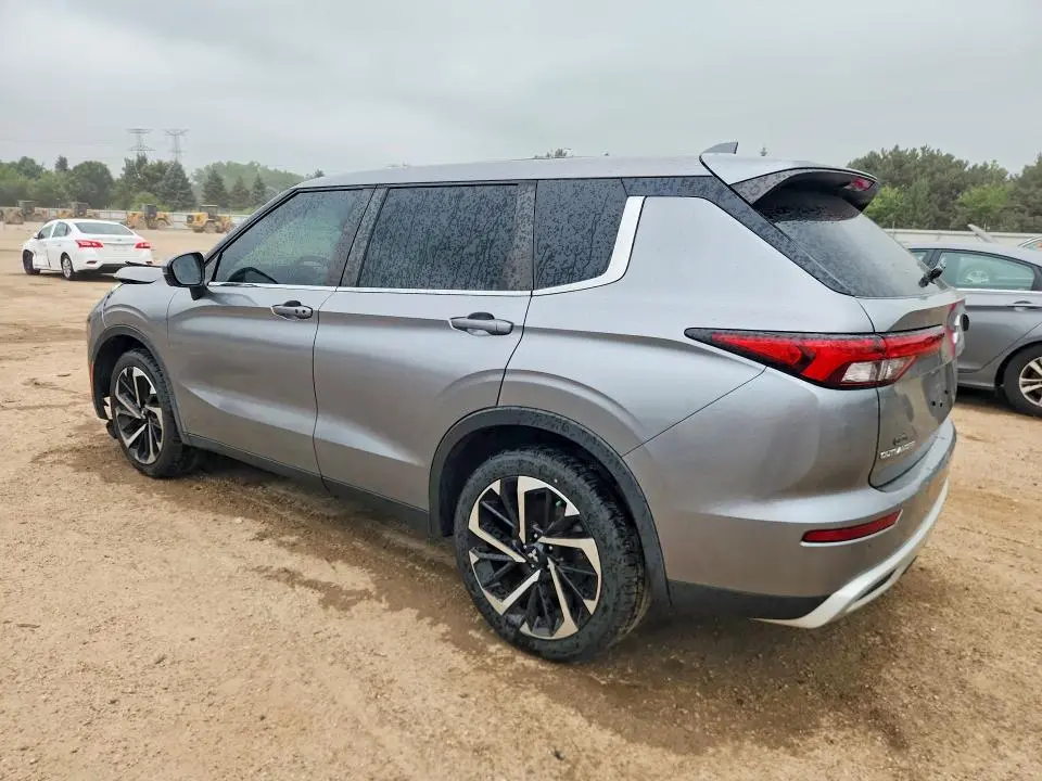 2022 MITSUBISHI OUTLANDER SE  