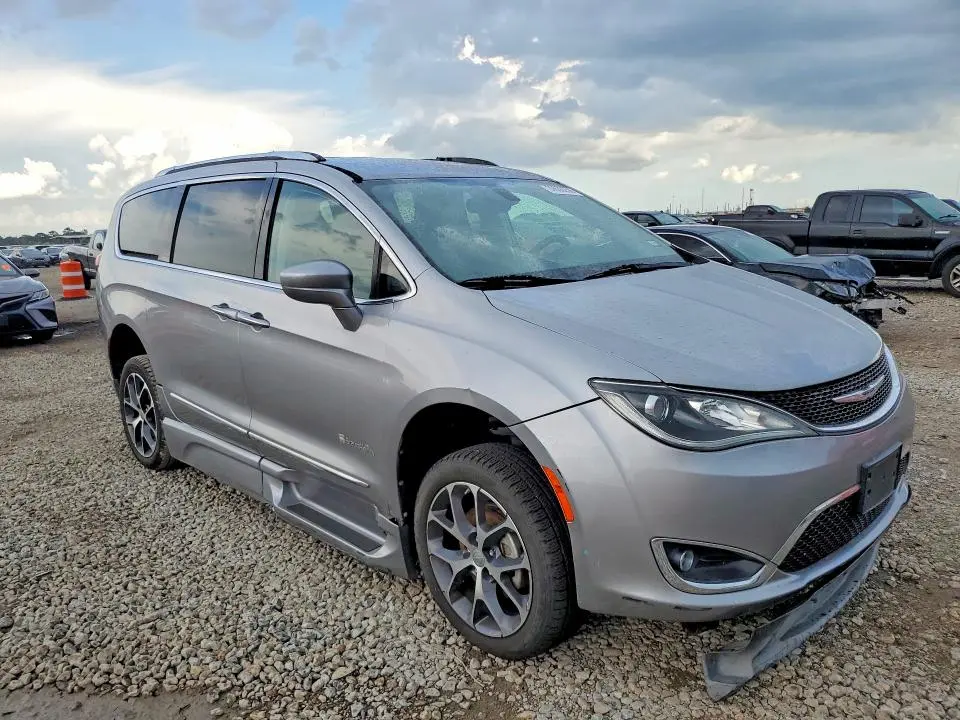 2017 CHRYSLER PACIFICA TOURING L PLUS  