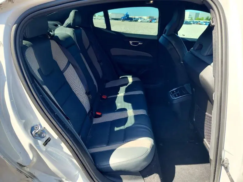 2021 VOLVO S60 T5 R-DESIGN  