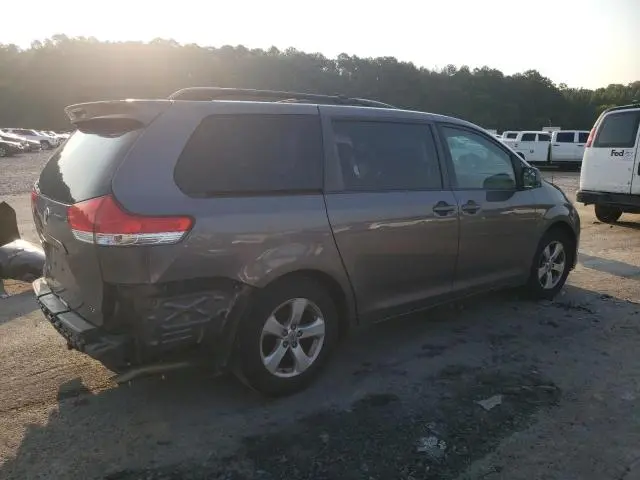 2011 TOYOTA SIENNA LE
