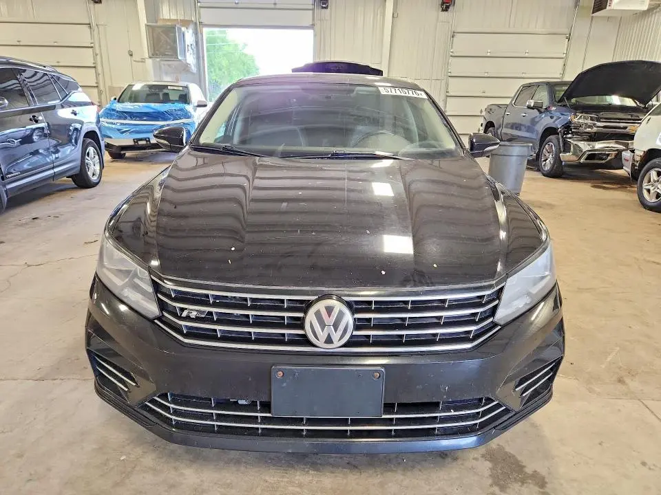 2017 VOLKSWAGEN PASSAT R-LINE  