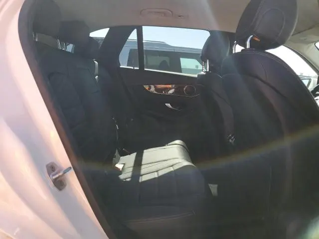 2016 MERCEDES-BENZ GLC 300  