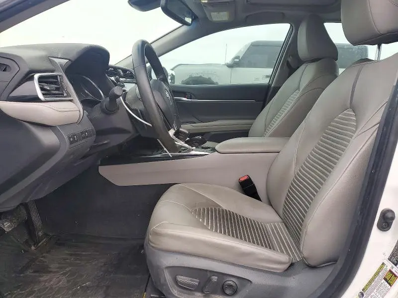 2018 TOYOTA CAMRY SE  