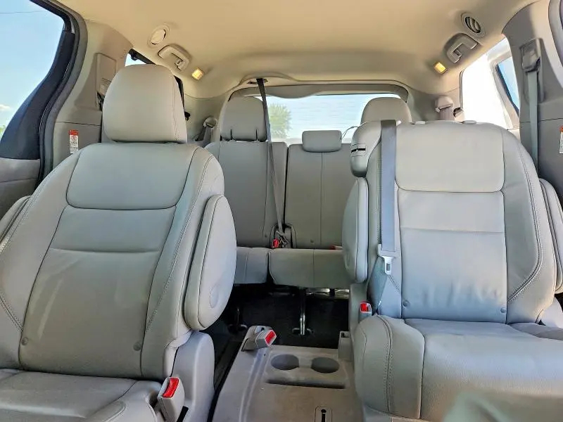 2015 TOYOTA SIENNA XLE 8-PASSENGER  