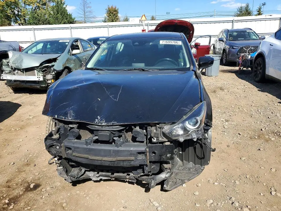 2018 MAZDA 3 TOURING  