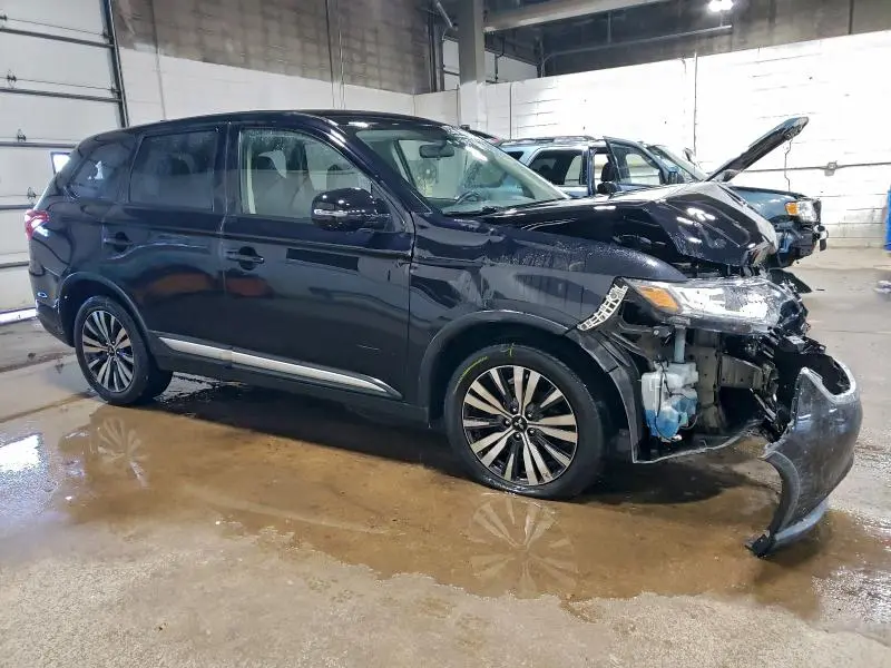 2019 MITSUBISHI OUTLANDER SE  
