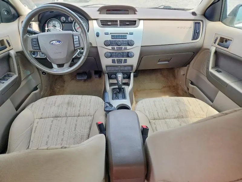 2010 FORD FOCUS SE  
