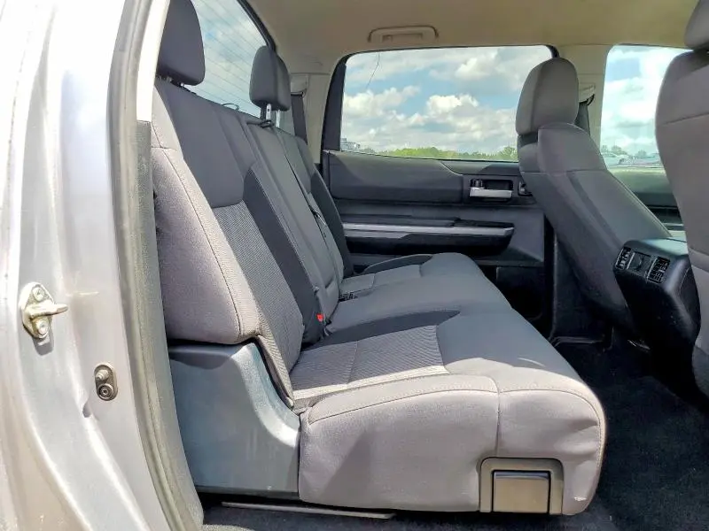 2017 TOYOTA TUNDRA SR5  
