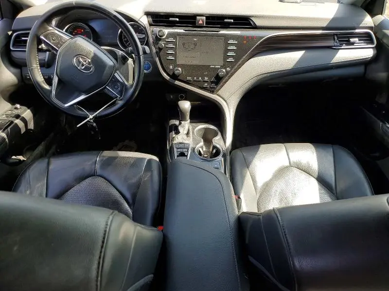 2020 TOYOTA CAMRY XLE  