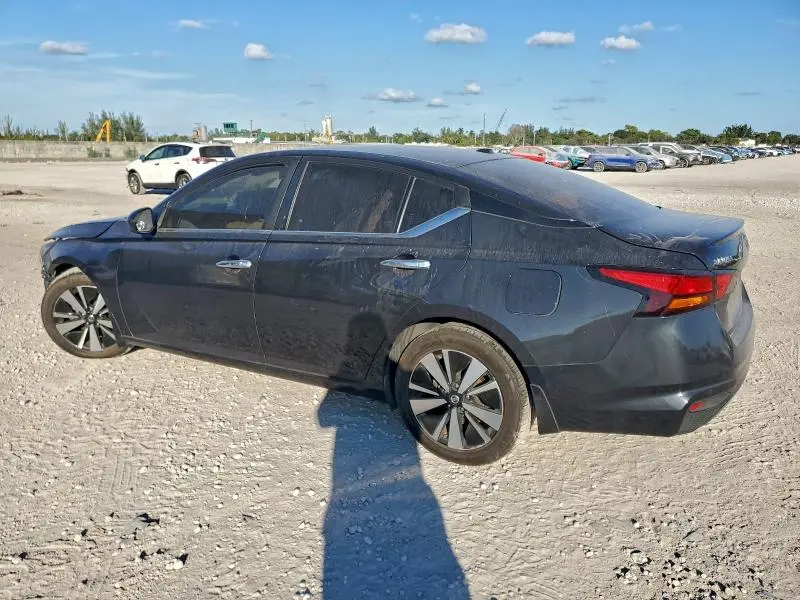 2021 NISSAN ALTIMA SV  