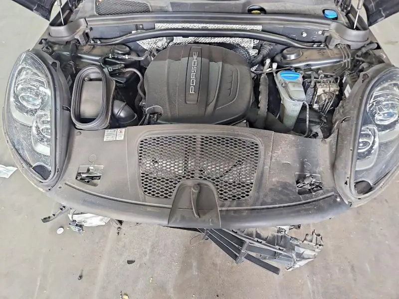 2018 PORSCHE MACAN   