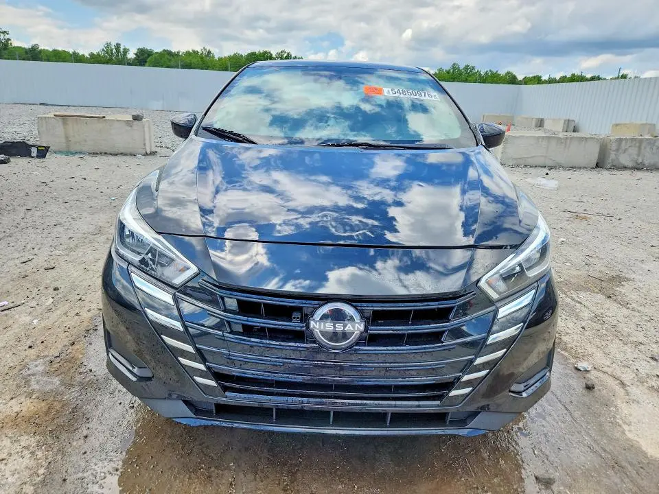 2023 NISSAN VERSA SV  