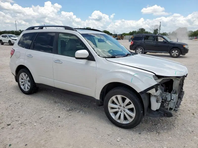 2013 SUBARU FORESTER LIMITED  