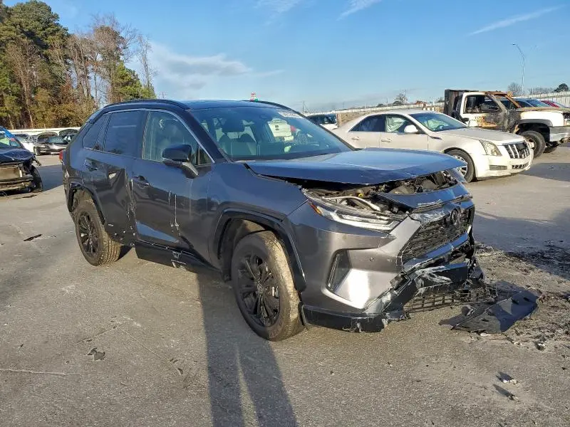 2025 TOYOTA RAV4 XSE  