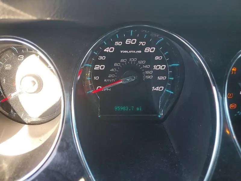 2012 FORD TAURUS LIMITED  