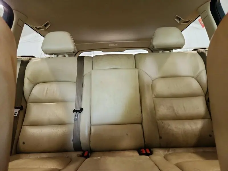 2011 VOLVO XC70 3.2  