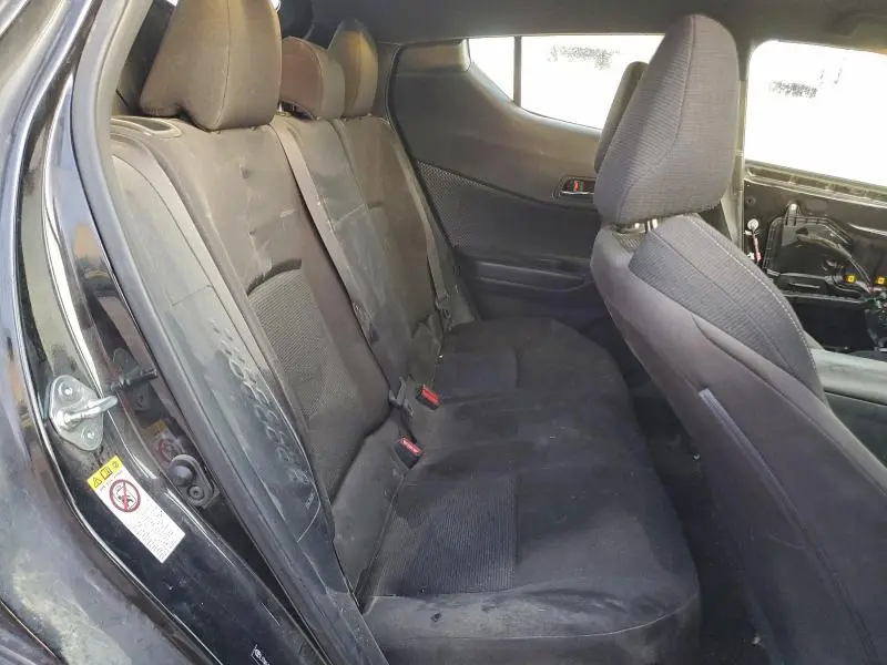 2019 TOYOTA C-HR XLE  